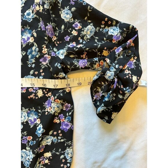 Pink Republic Blouse Size M Floral Top Black Dusty Blue 3/4 Roll Tab Sleeve - Picture 11 of 12